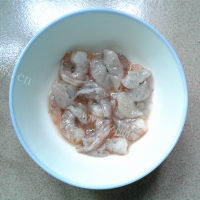 美味的玉子豆腐烩虾仁做法图解3)