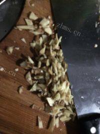 家常菜青椒炒鸡做法图解3)