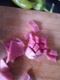 家常菜青椒肉段做法图解2)