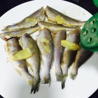 美味的香煎小黄鱼做法图解3)