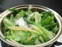 秀色可餐的蒜香油麦菜做法图解8)