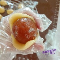 自制广式莲蓉蛋黄月饼做法图解12)