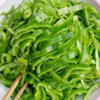 营养丰富的尖椒炒肉丝做法图解1)