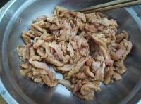 喷香的榨菜炒肉丝做法图解6)