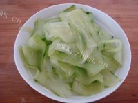自制芝麻酱拌黄瓜做法图解3)