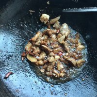 诱人的土豆肉片做法图解4)