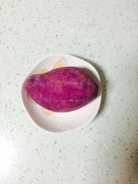 美味的紫薯银耳粥做法图解2)