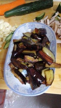 美味红烧香菇茄子做法图解5)