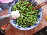 独特的凉拌毛豆做法图解8)