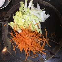 美味胡萝卜云吞捞面做法图解5)