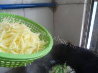 家常青椒土豆丝做法图解7)