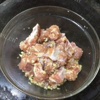 家常菜山药排骨做法图解7)