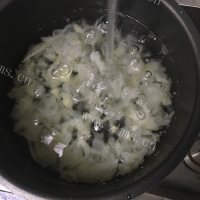 香飘十里的银耳汤做法图解2)