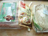 金针菇肥牛煲做法图解1)