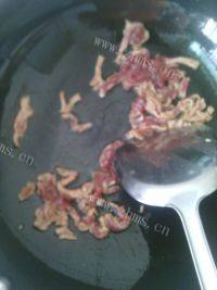 营养丰富的茭白炒肉丝做法图解3)