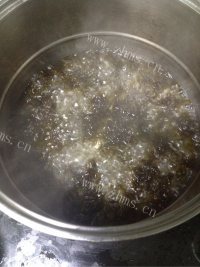 美味的紫菜鸡蛋汤做法图解2)