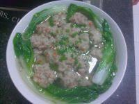 美味的小白菜肉丸汤