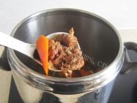 食欲满满的胡萝卜炖牛肉做法图解11)