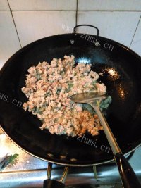 美味的泡豇豆炒肉做法图解4)