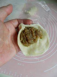 自制榨菜鲜肉月饼做法图解17)