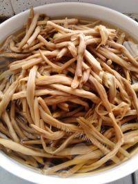 家常金针菇烧肉做法图解3)