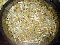 「美味可口」韭菜炒豆芽做法图解2)