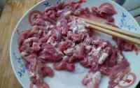家常菜莴苣炒肉丝做法图解3)