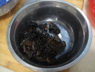家常菜牛肉炖西红柿做法图解5)