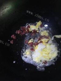 香气浓郁的蛋炒饭做法图解4)