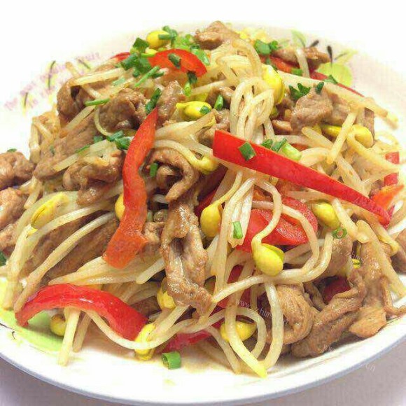 特色美食豆芽炒肉