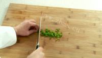 家常菜鸡蛋豆腐做法图解1)