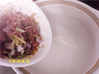 美味的皮蛋瘦肉粥做法图解10)