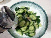 家常菜黄瓜拌木耳做法图解5)