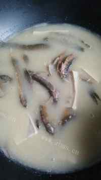 美味的泥鳅豆腐汤做法图解13)