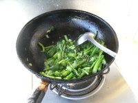 美味的蒜蓉菜心做法图解11)