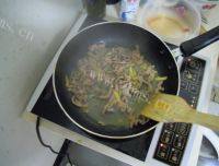 色香味具全的芹菜肉丝做法图解5)