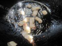 家常的四季豆炒肉做法图解3)