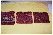 美味的南瓜烤肉面包做法图解3)