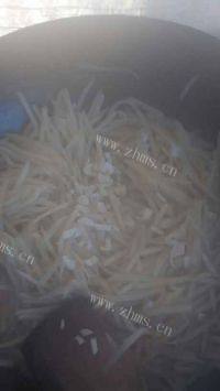 家常菜素炒土豆丝做法图解9)