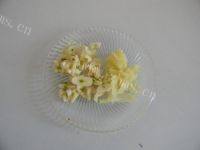 家常菜豆皮炒白菜做法图解3)