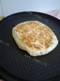 自制鸡蛋灌饼做法图解3)