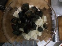 五味俱全的皮蛋豆腐做法图解2)