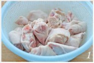 美味的玉米炖猪蹄做法图解1)