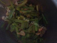 家常芹菜炒肉丝做法图解6)