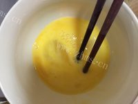 美味的榨菜蛋花汤做法图解3)