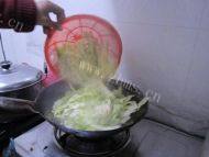 色香的清炒包菜做法图解3)