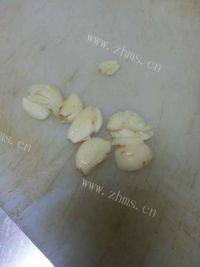 美味的黄豆焖猪脚做法图解2)