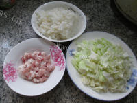 简洁版的肉丝圆白菜炒饭做法图解1)