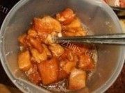 美味的拔丝草莓咕噜肉做法图解1)