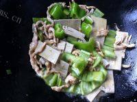 家常菜尖椒豆片炒肉